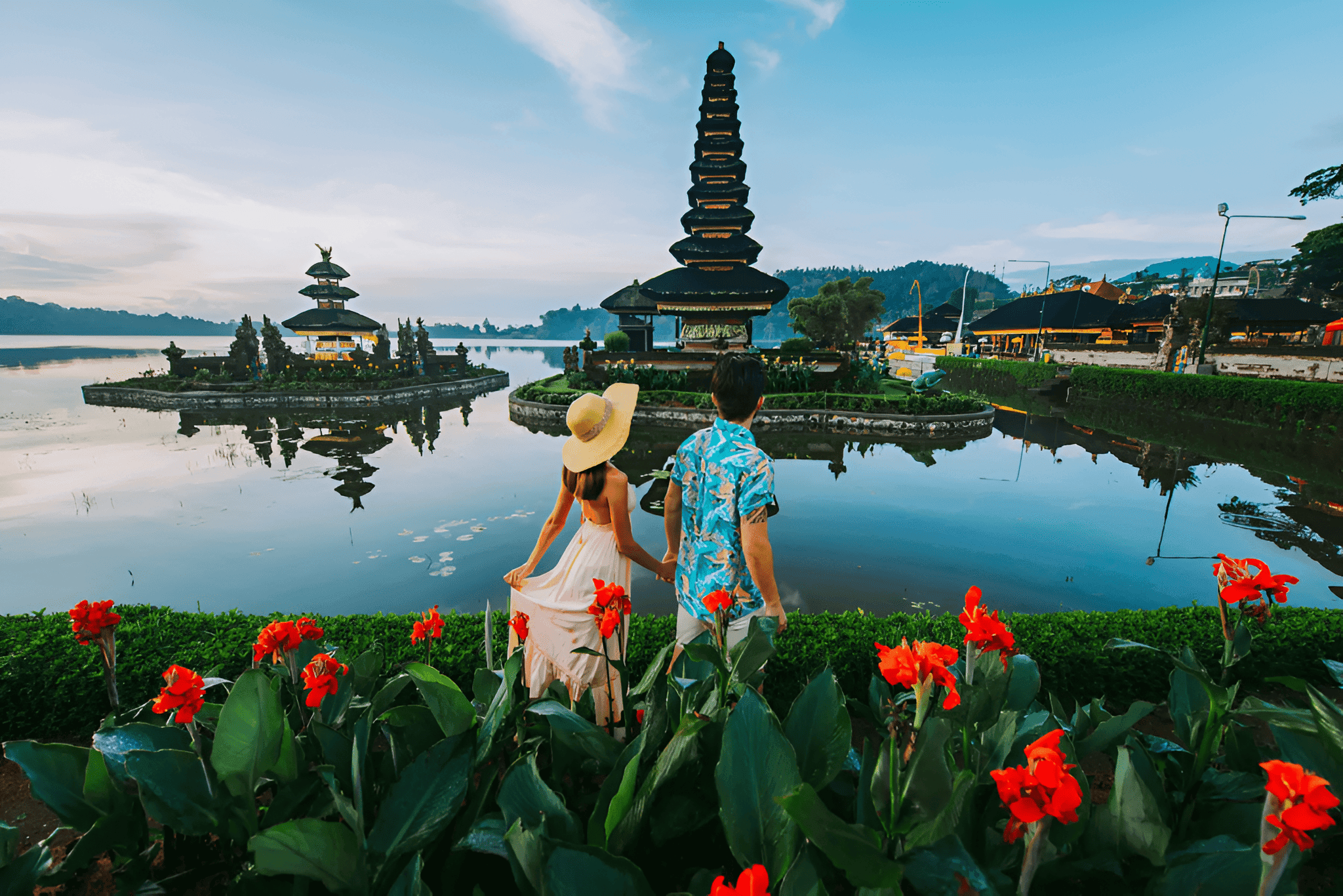 Happy couple celebrates St. Valentine's in Indonesia 